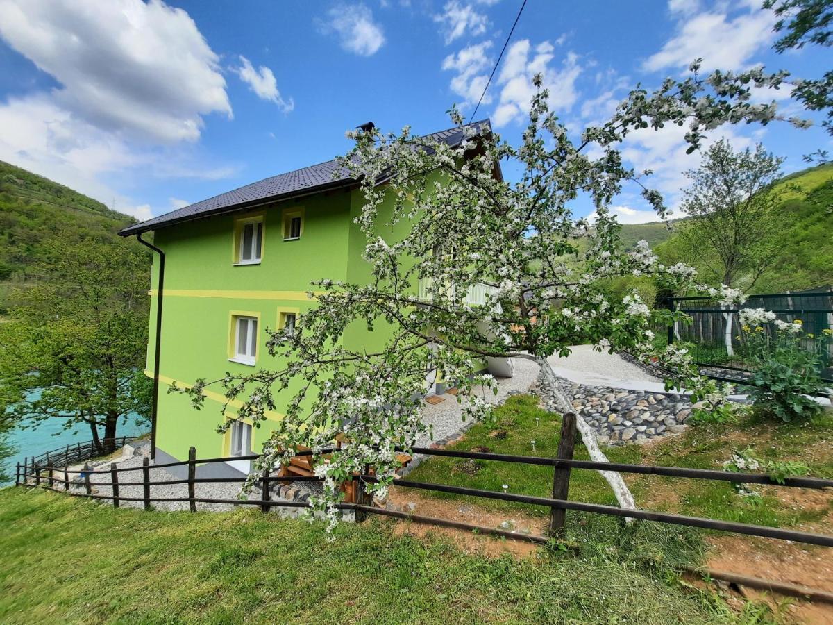 Apartmani Vila Na Drini Foca Eksteriør billede