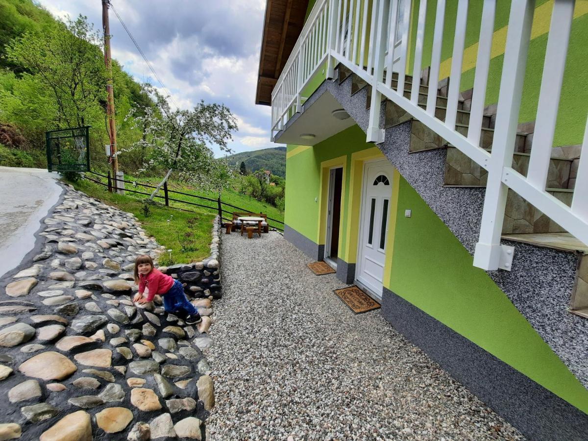 Apartmani Vila Na Drini Foca Eksteriør billede
