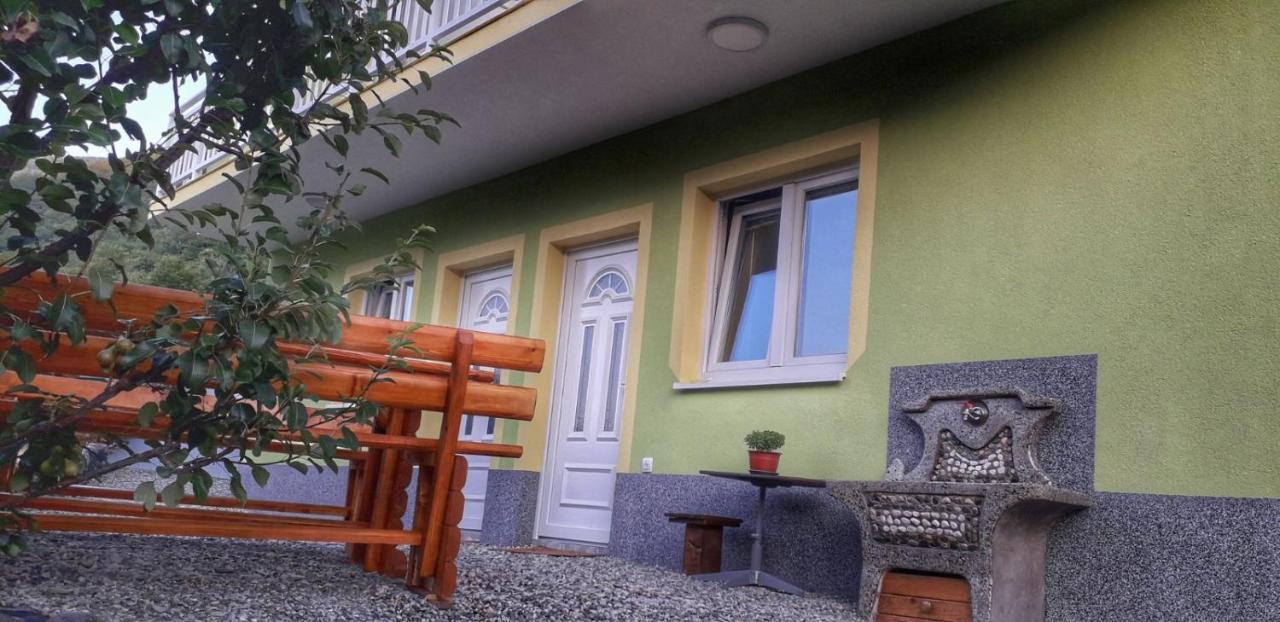 Apartmani Vila Na Drini Foca Eksteriør billede