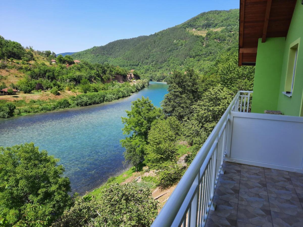 Apartmani Vila Na Drini Foca Eksteriør billede