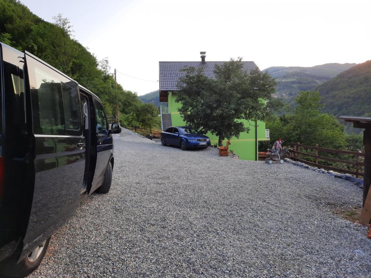 Apartmani Vila Na Drini Foca Eksteriør billede