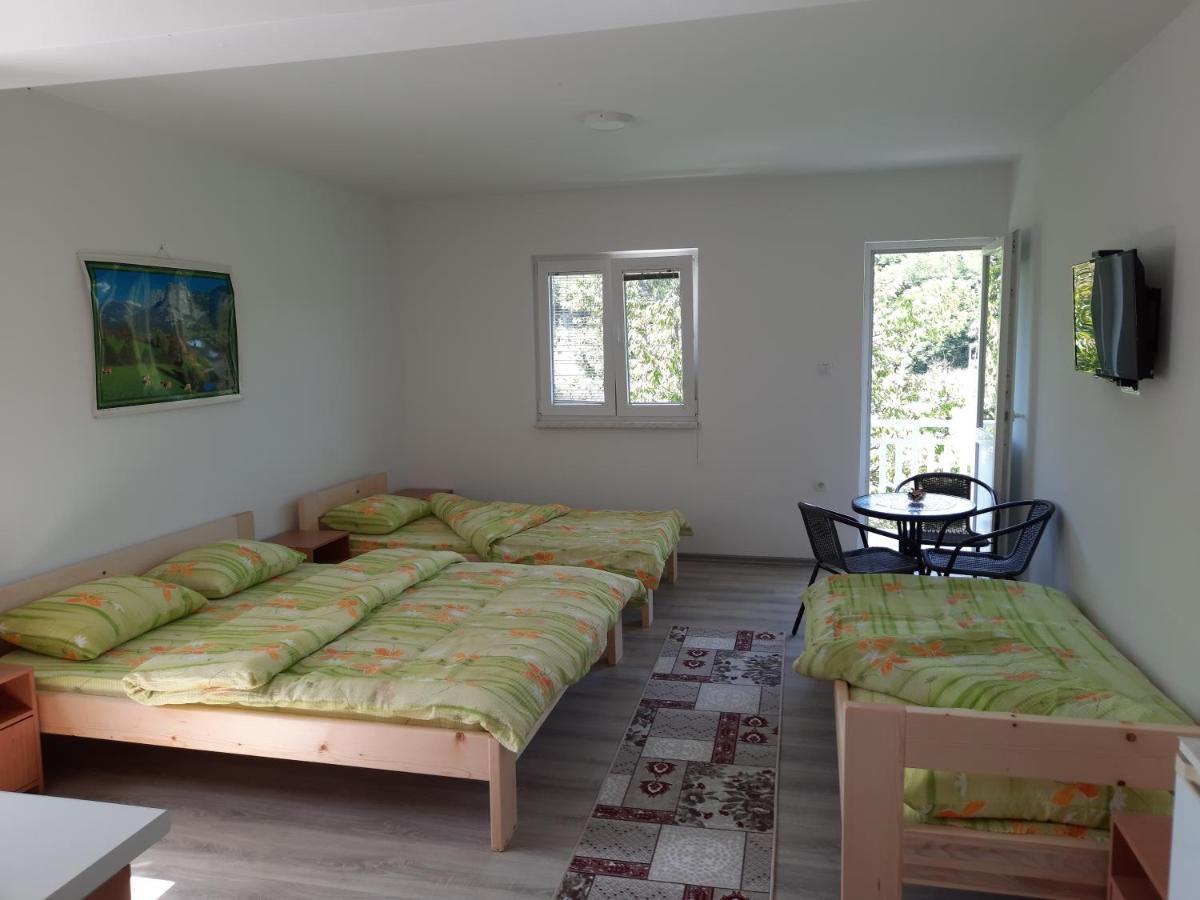 Apartmani Vila Na Drini Foca Eksteriør billede
