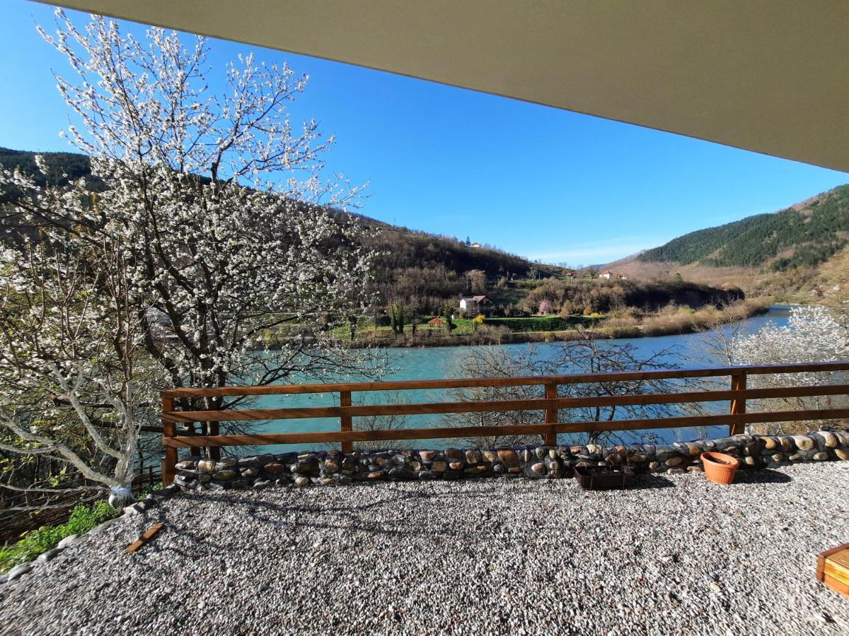 Apartmani Vila Na Drini Foca Eksteriør billede