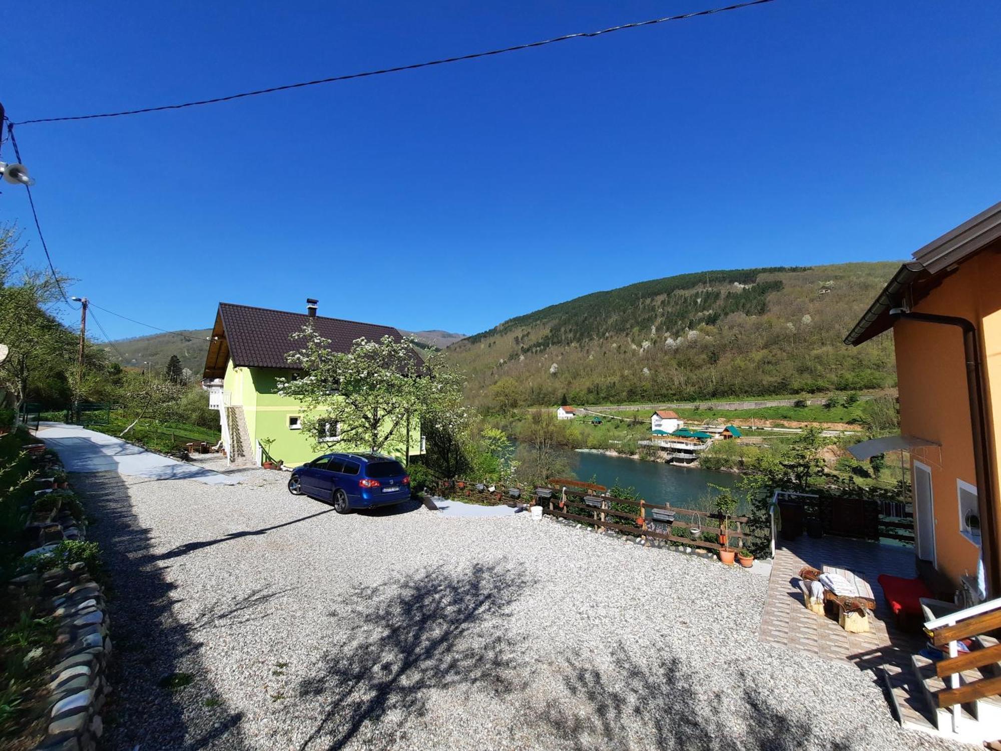 Apartmani Vila Na Drini Foca Eksteriør billede
