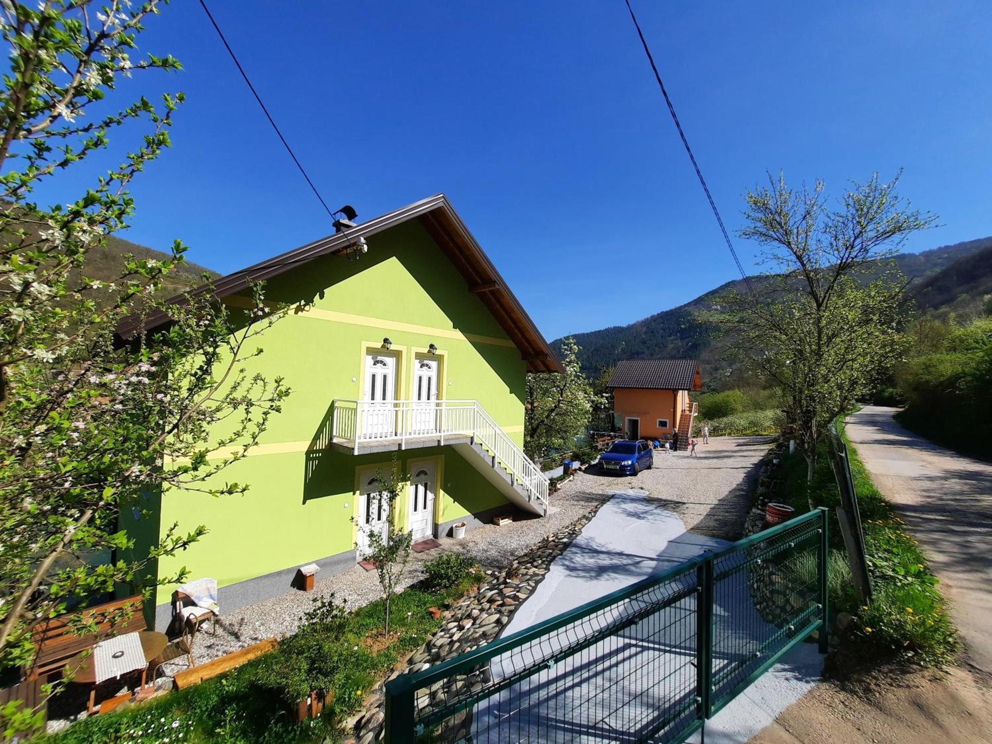 Apartmani Vila Na Drini Foca Eksteriør billede